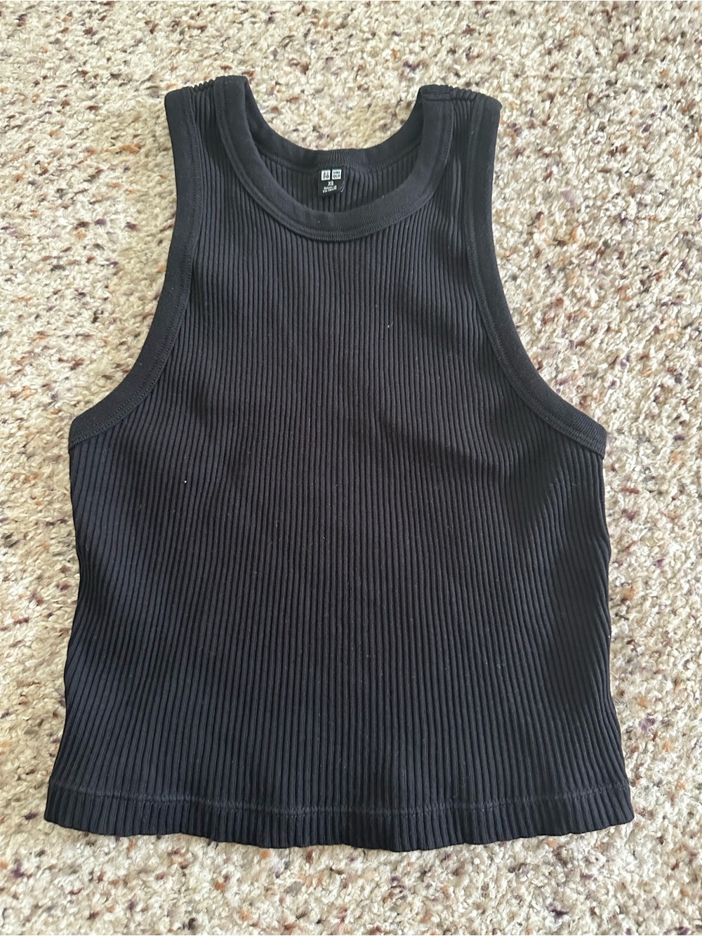 Uniqlo Black Ribbed Cropped Tank Top in size XS